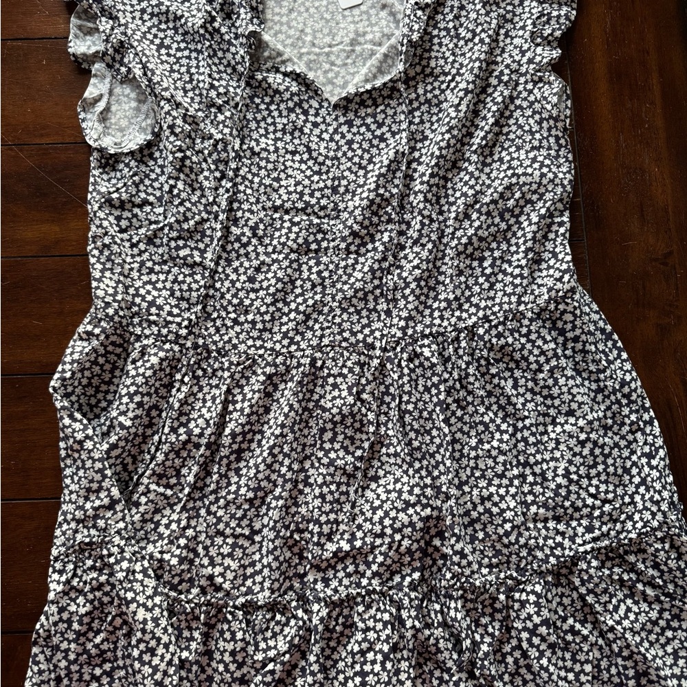Sundry Clover Floral Black and White Dress, NWT, XL.